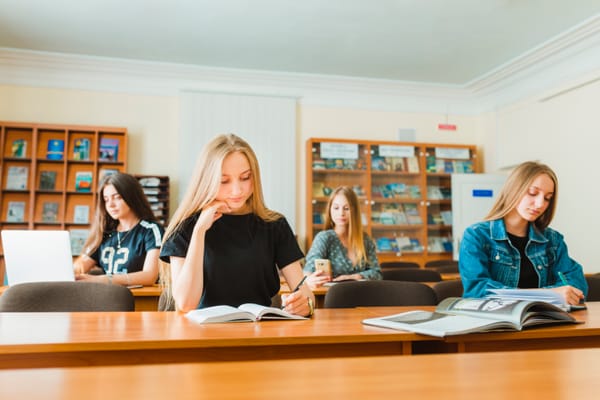 В умовах воєнного стану здобувачі медичних спеціальностей зможуть двічі перескладати єдиний держіспит