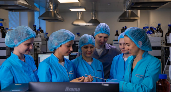 Нове покоління фармацевтів: «Артеріум» надихає школярів на вибір професії