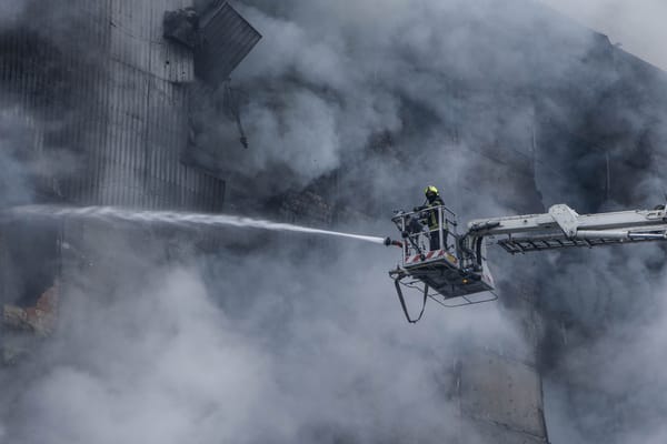 Фармдистриб’ютори під прицілом: держава запроваджує страхування від обстрілів