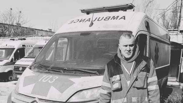 Попрощалися з тими, хто рятував інших: на Харківщині вшанували загиблих медиків екстреної допомоги