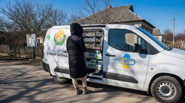 Мобільні аптеки розширюють доступ до ліків на Прикарпатті: нові маршрути запустили у двох районах